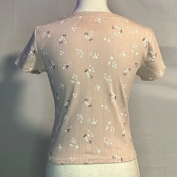 Tops/T-Shirts/Tanks👚 - 5 for $20 (Mix & Match) - Picture 2 of 5